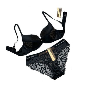 Комплект жіночої білизни черний 01124