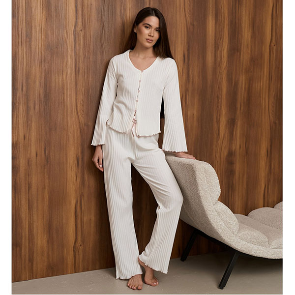 Піжама жіноча штани та джемпер молочна 19231 Піжама жіноча штани та джемпер молочна 19231