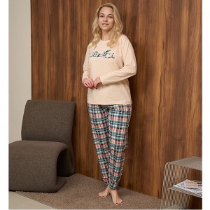 Піжама жіноча з штанами в клітинку Молочна 19408